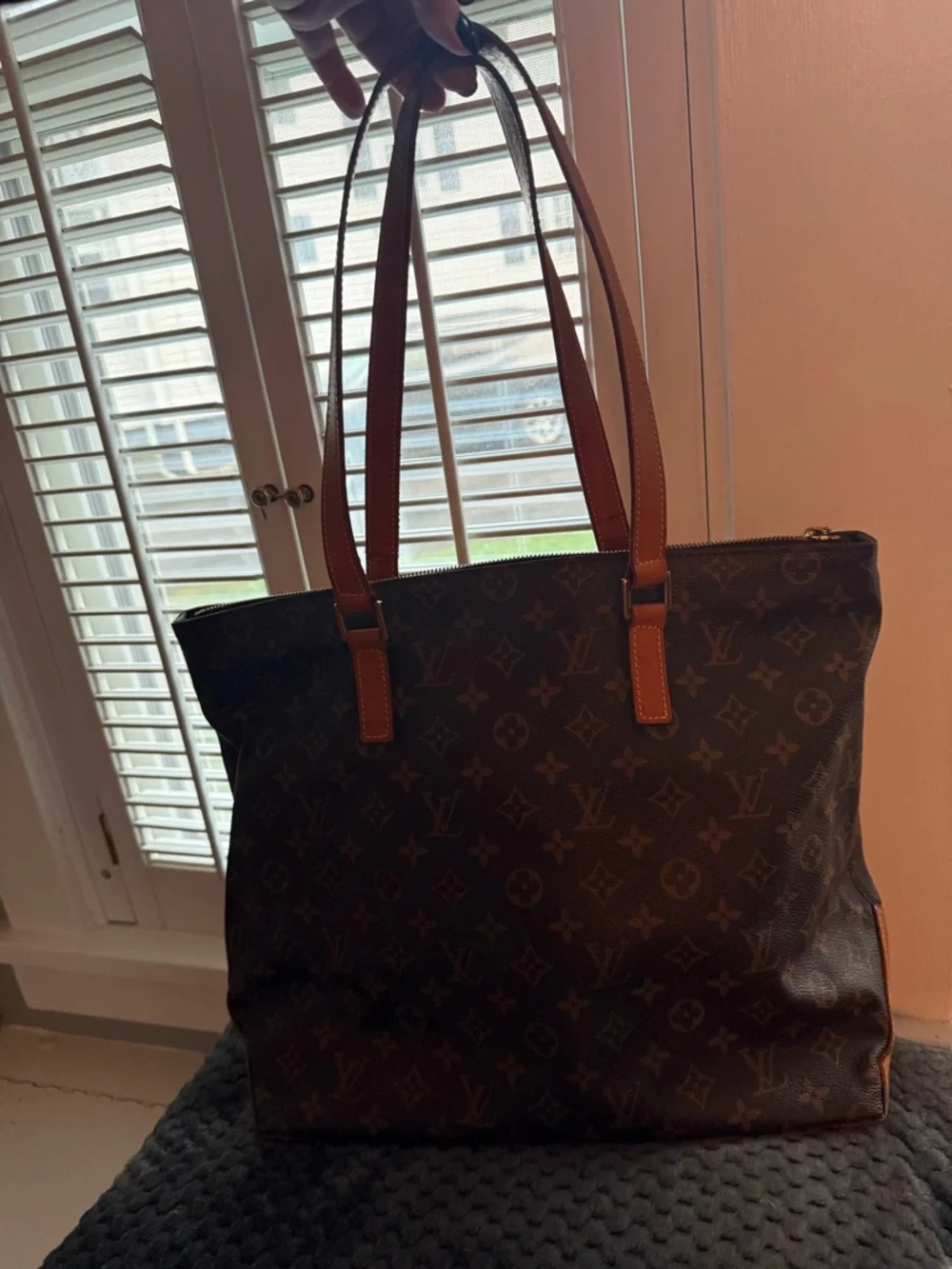 Louis Vuitton Cabas Mezzo - Picture 2 of 11
